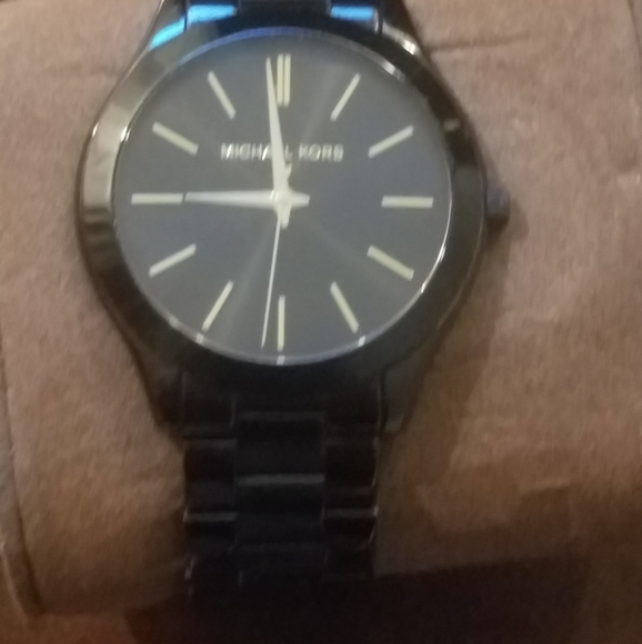 women watch - Picture 1 of 5